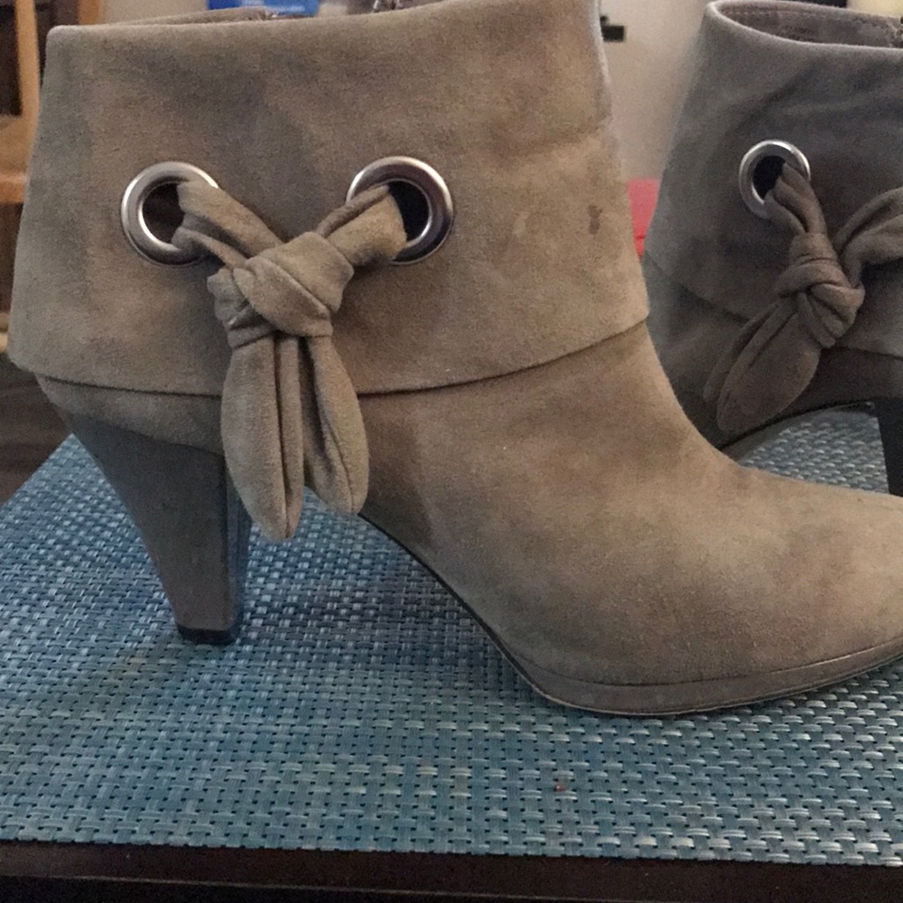 Green/grey boots
